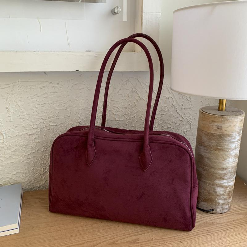 

Замшевая сумка женская большой вместимости новая осенне-зимняя универсальная на плечо подмышку сумка для поездок на работу красный