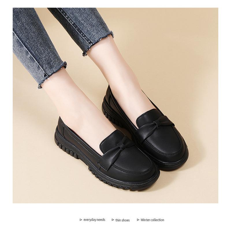 New Fashionable One-legged Bean Shoes with Soft Soles for Mothers