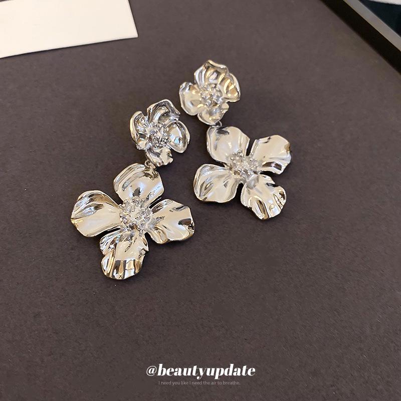 Silver Needle Cold Style Floral Anhänger Ohrringe – Elegant, Modisch, High-End Leichter Luxus Design