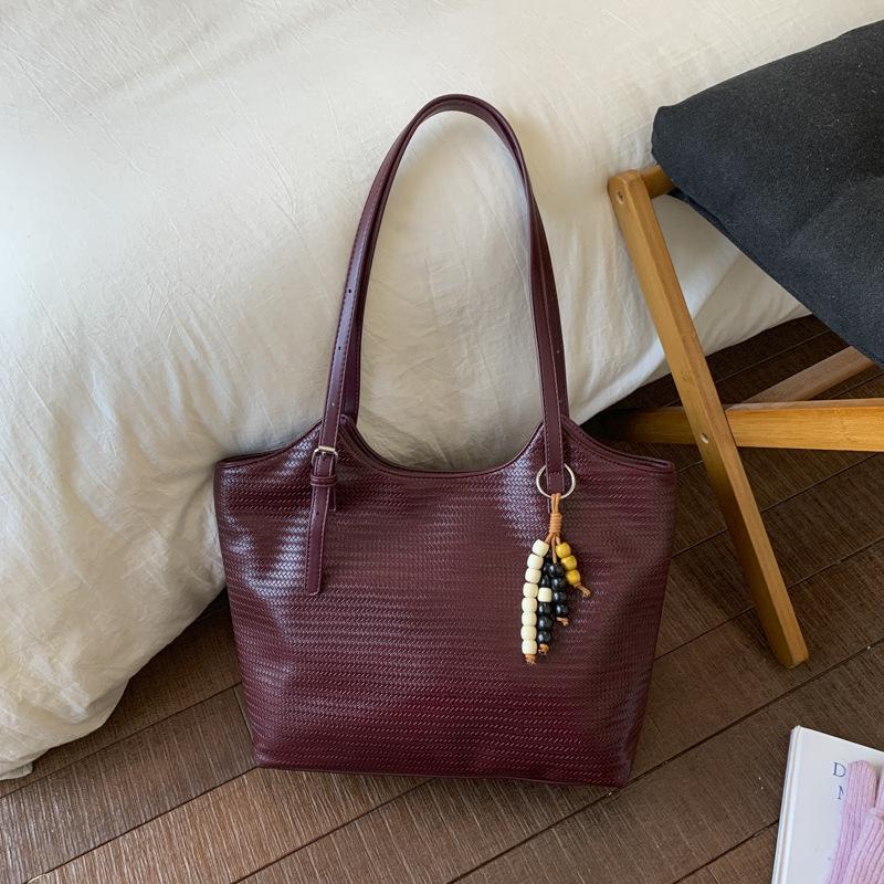 Retro bag women's large-capacity autumn new simple shoulder bag high-value texture commuter tote bag