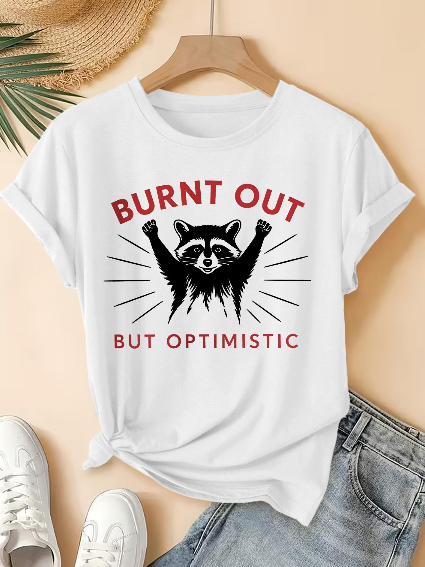 

Vintage Striped Raccoon BURNT OUT BUT OPTIMISTIC Graphic Short-Sleeve Retro Round-Neck T-Shirt. Fresh Forest Style Loose Top for The Elegant Party Fas 2XL дубильная кора