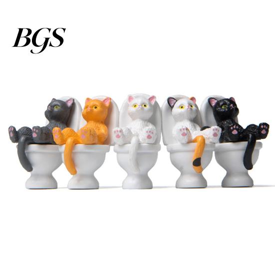 Figurine Funny Cat Spiritual Consolation PVC Vivid Animal Miniature Appearance Toilet Series Statue Party Supplies Garden