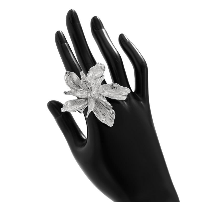 Exaggerated Metal Lily Flower Γυναικεία δαχτυλίδια Κομψό Vintage Ρυθμιζόμενο Ανοιχτό Δαχτυλίδι OL Γυναικεία Δαχτυλίδι Δαχτυλίδι Δάχτυλα Αξεσουάρ κοσμημάτων