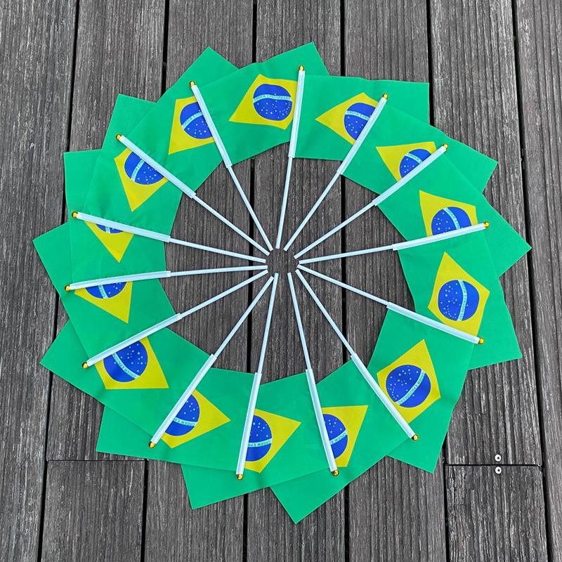 Xvggdg 100 pezzi 14 * 21cm Promozione Ingrosso Brasile Bandiera a mano Bandiera Nazionale Sventolante