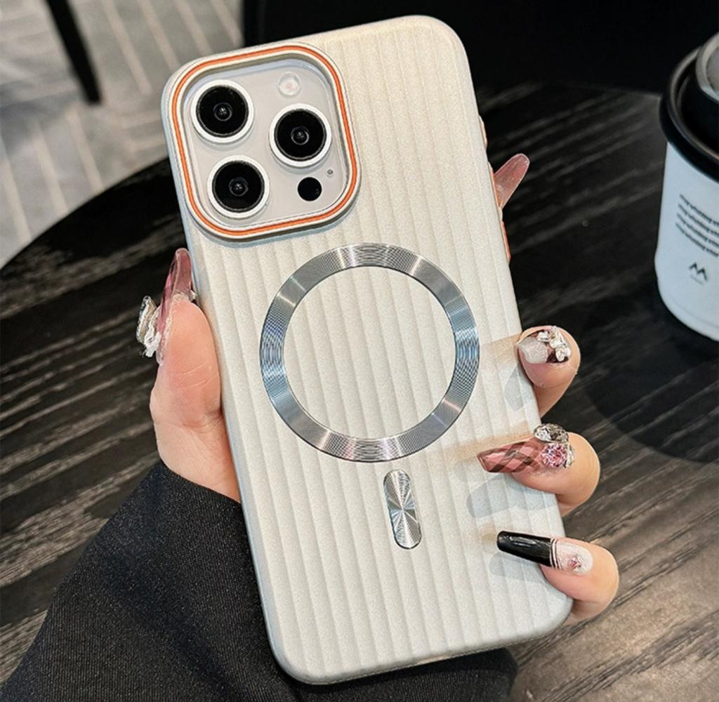 The new non-slip corrugated is suitable for Apple 15promax mobile phone case, and the new iPhone 15 magnetic protective case.