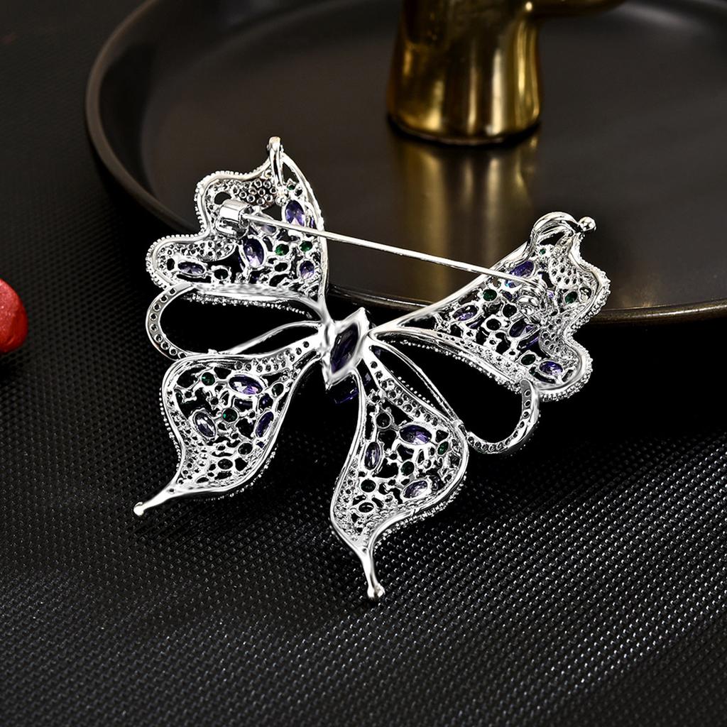 Women's Light Luxury Design Elegant Hollow Butterfly Brooch Fashionable And Versatile Niche Design Sense Brooch