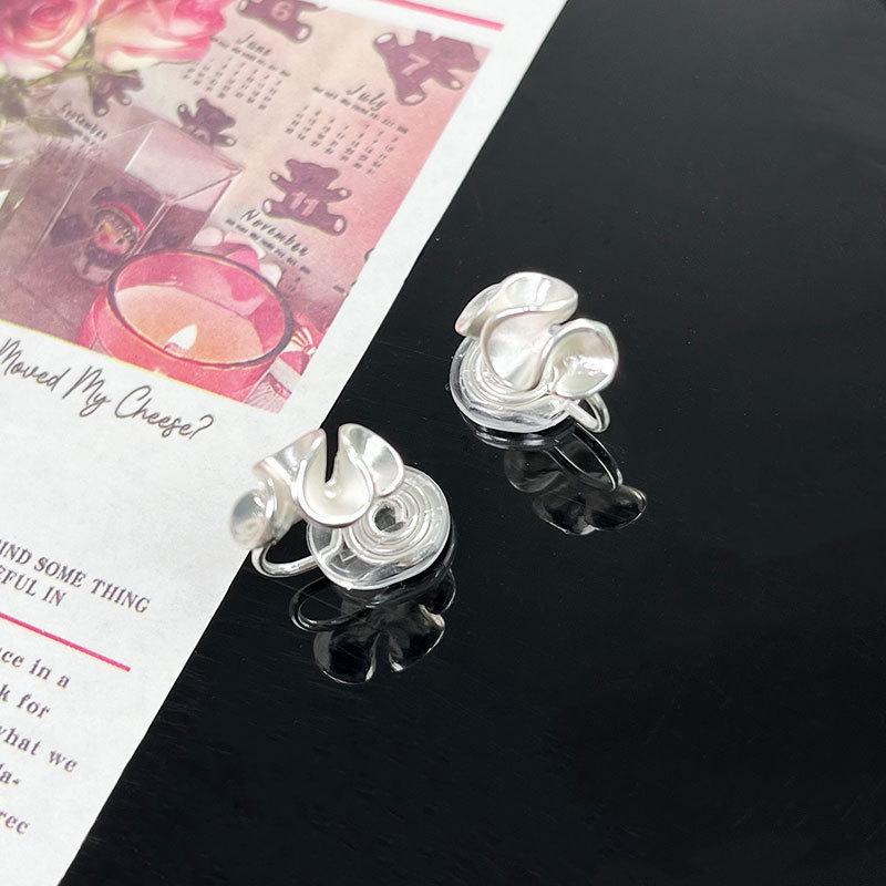 Korean Style Retro Pearl Ear Clip for Women - Mosquito Coil Holder, No Piercing, High-End, Fashionable and Versatile Luxury Earrings
