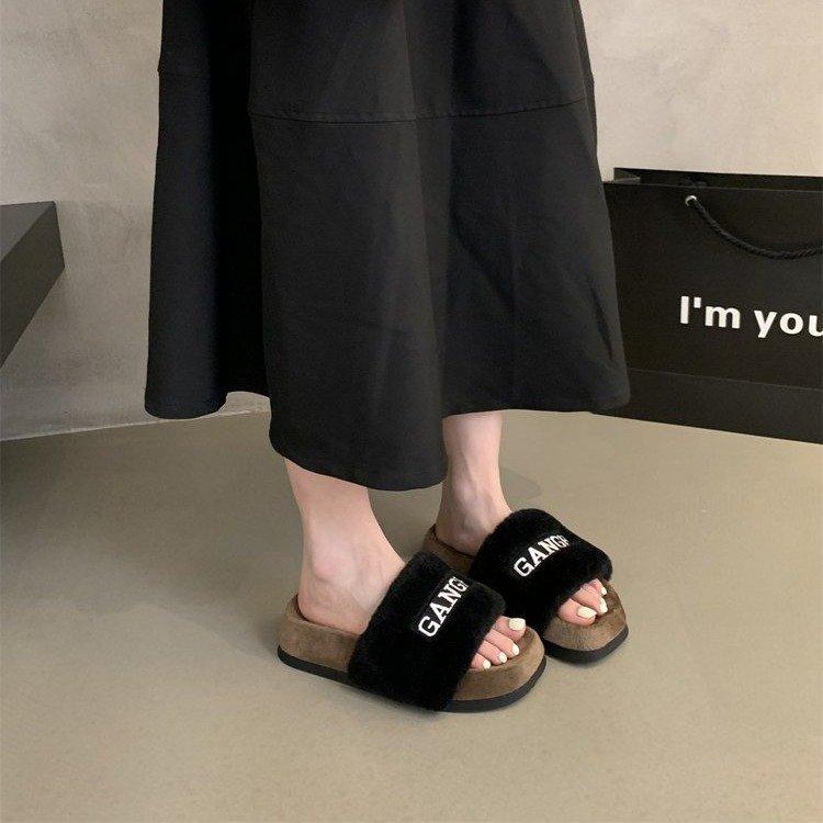 Thick-bottomed fluffy slippers female 2025 new spring, autumn and winter Korean version of high-end temperament French fairy muffin sandals