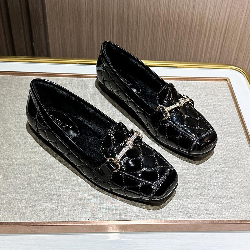 2026 Spring Women's Patent Leather Rhinestone Furry Loafers - Large Size, Velvet, Warm, Soft Sole