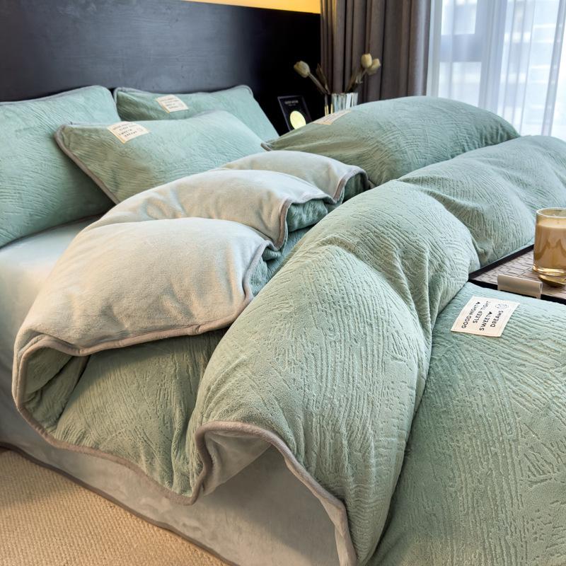 Ultra-Warm Double-Sided Coral Fleece Winter Bedding Set: Soft Velvet, Anti-Static, Includes Duvet Cover & Bed Sheet