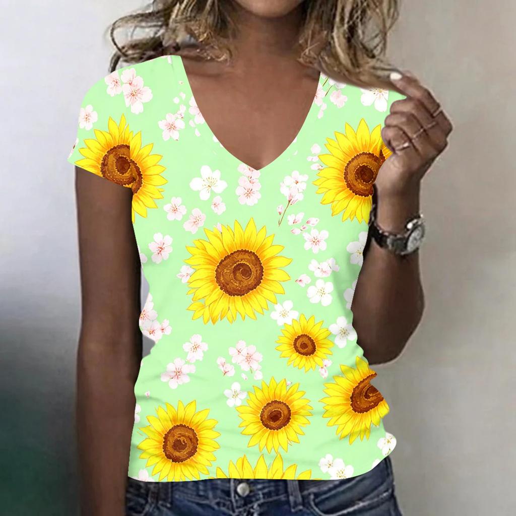 Women’s Casual V Neck Short Sleeve Floral Print T Shirt Top Relaxed Fit Lightweight Summer Tee for Daily Wear