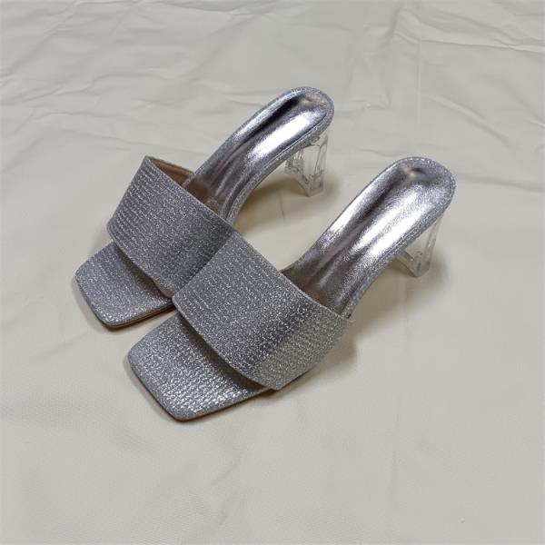 

Модная обувь Блестящие шлепанцы Женские тапочки Слиперы Женские резиновые шлепанцы Квадратный носок Желейные 2025 Гавайское лето Пайеточная ткань Ткань 35