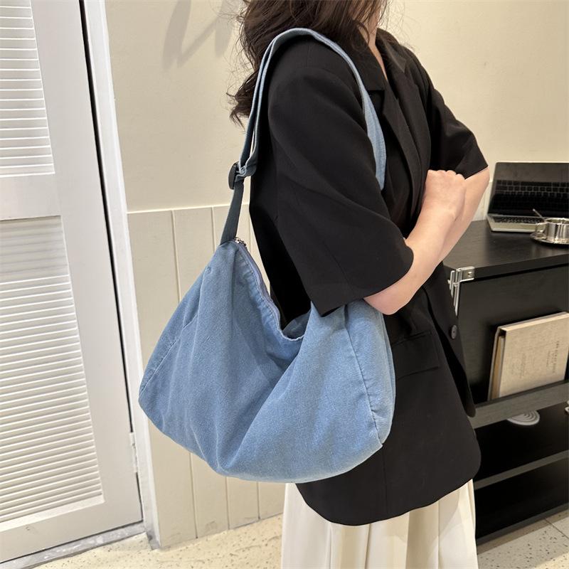 Denim fashion simple solid color casual bag 2025 autumn new simple shoulder messenger bag tote bag looks good