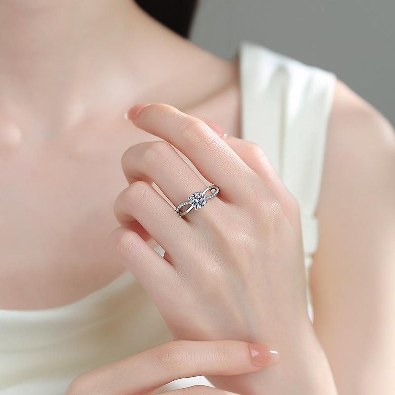 6.5mm Twisted Split Shank Solitaire Moissanite Engagement Ring S925 Sterling Silver For Women