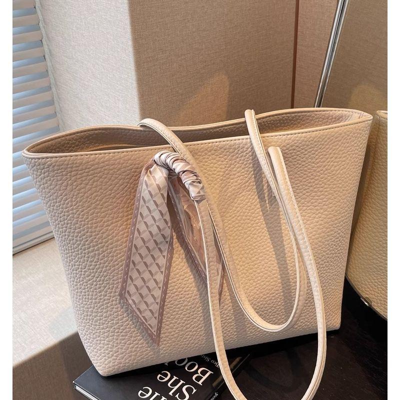 Large-capacity commuter tote bag, high-end big bag, women's 2025 summer new class shoulder bag tide