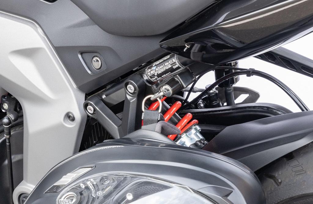 Kijima Cyklistické díly Zámek helmy Ocel Černý Trident 660 HTR-05011