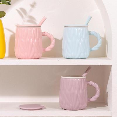 Tazza dall'aspetto pregiato Cuore da ragazza Tazza carina Tazza in ceramica per coppia Tazza per acqua creativa in rilievo Tazza da caffè per ufficio