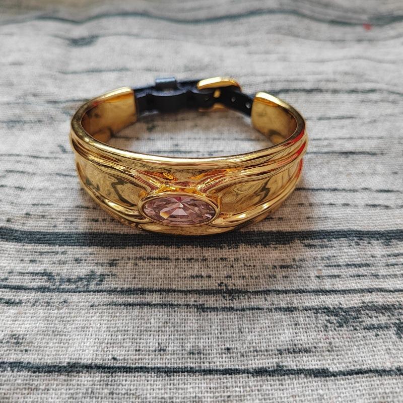 

Браслет из коровьей кожи с неровной серебряной пластиной для пар мужчин и женщин, нейтральный по полу, ручная работа