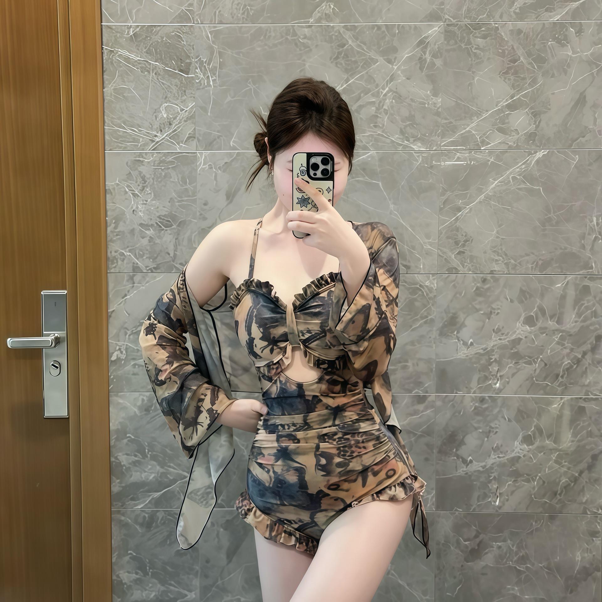 

Maillard Butterfly Hot Spring Swimsuit Premium Skinny Cover Flesh Suspender One-piece Long Sleeve Two-piece Set XL