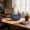 Borsa in Denim Retro da Donna con Grande Capacità e Borchie Metalliche per Uso Quotidiano