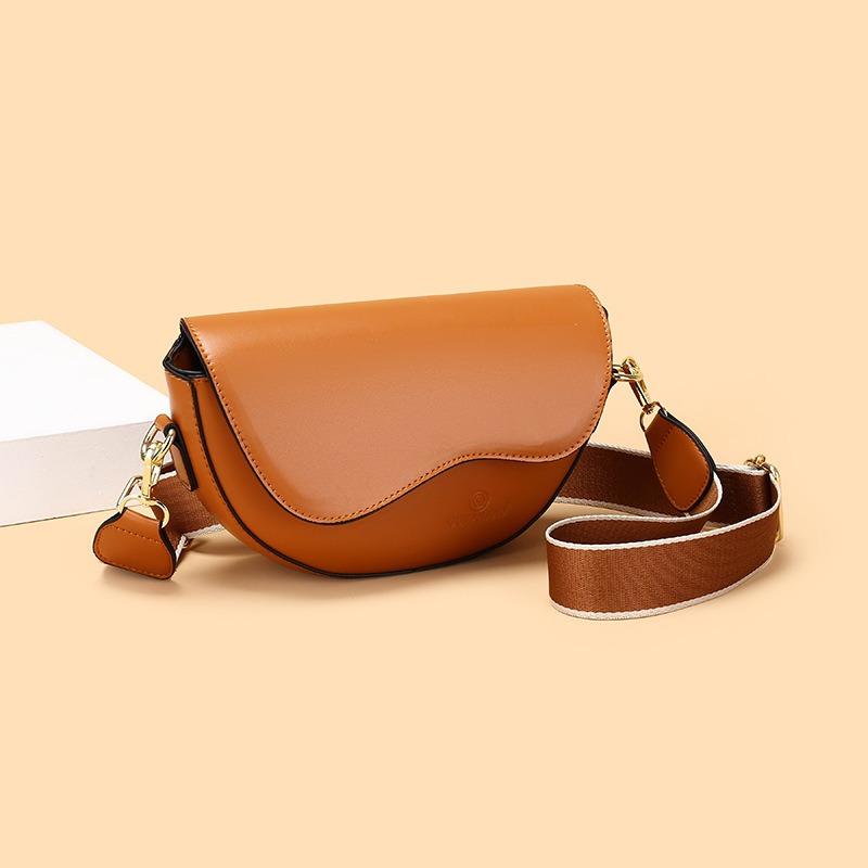 Niche messenger bag women's new fashion high-end shoulder bag retro simple and versatile commuter saddle bag