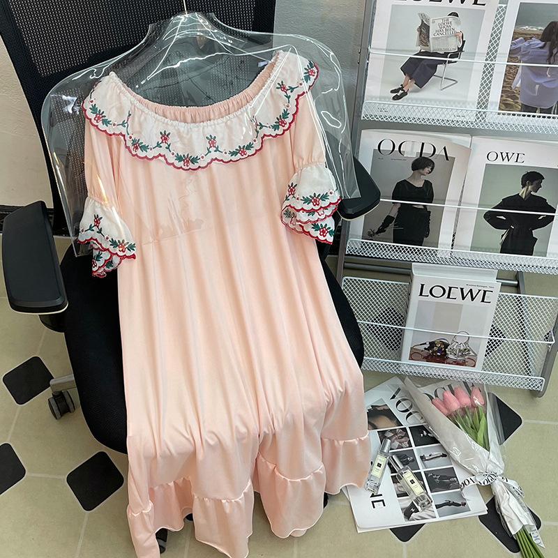 

The star has the same nightdress for women s summer short-sleeved strawberry lace, which can be worn outside. Sweet pajamas and loungewear are tiled. 2xl [recommended 65-72.5kg ]