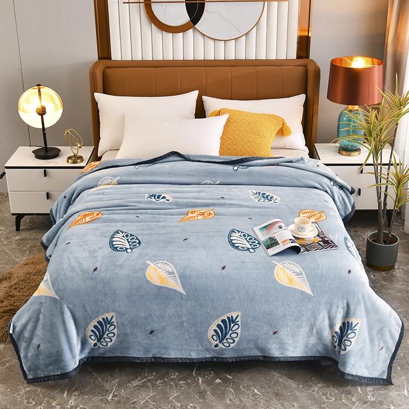 White Floral Throw Blanket Luxury Warm Fuzzy Soft Cozy Flannel Blanket for Home Sofa Couch Chair Decorative Bedroom Bed Blankets