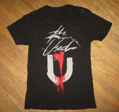 DAS GEBRAUCHTE Orem Utah Bert McCracken Band Blood Heart T-Shirt Größe S-4XL