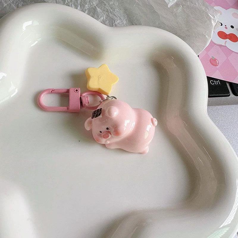 1PC Key Chain Creative Pink Pig 3D Piggy Keychain Lovely Cartoon Keychain Ornament Bag Pendant