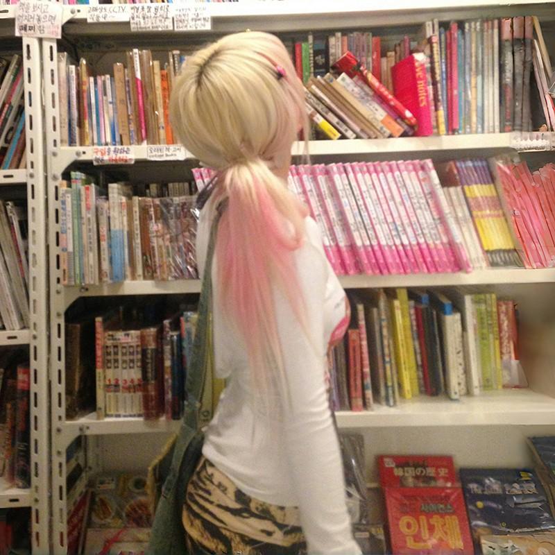 VAYLA Japanese Y2k Anime Print T-shirt 2000s Aesthetics Long Sleeve Tee Shirt Vintage Harajuku V-neck White Tops Kawaii Lolita