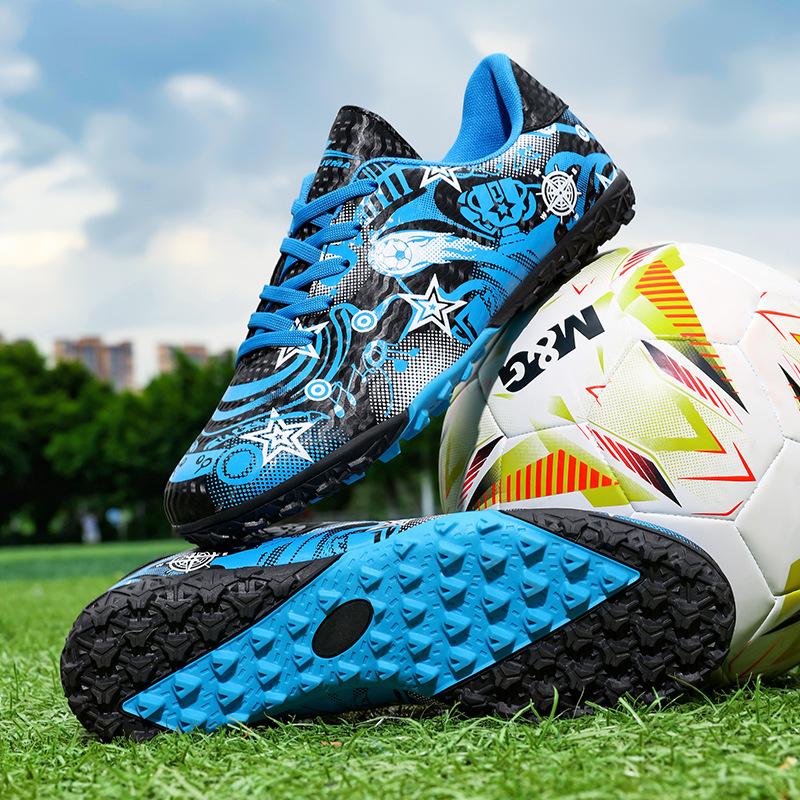 Children's football shoes boys and girls sports football shoes broken nails primary school football game boys