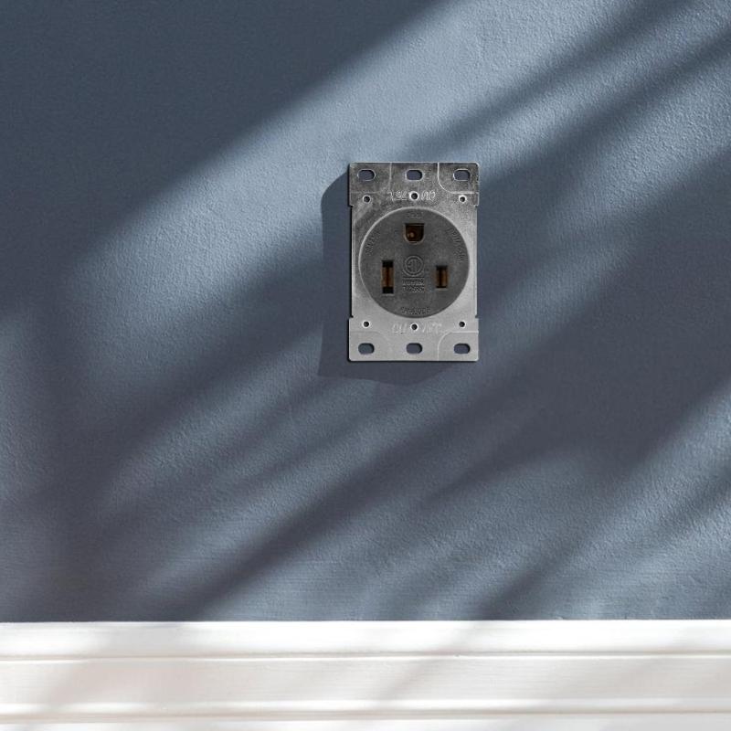 50A 250V RM 650DF NEMA 6 50R Outlet with Corrosion Resistant Construction for Industrial and Residential Use