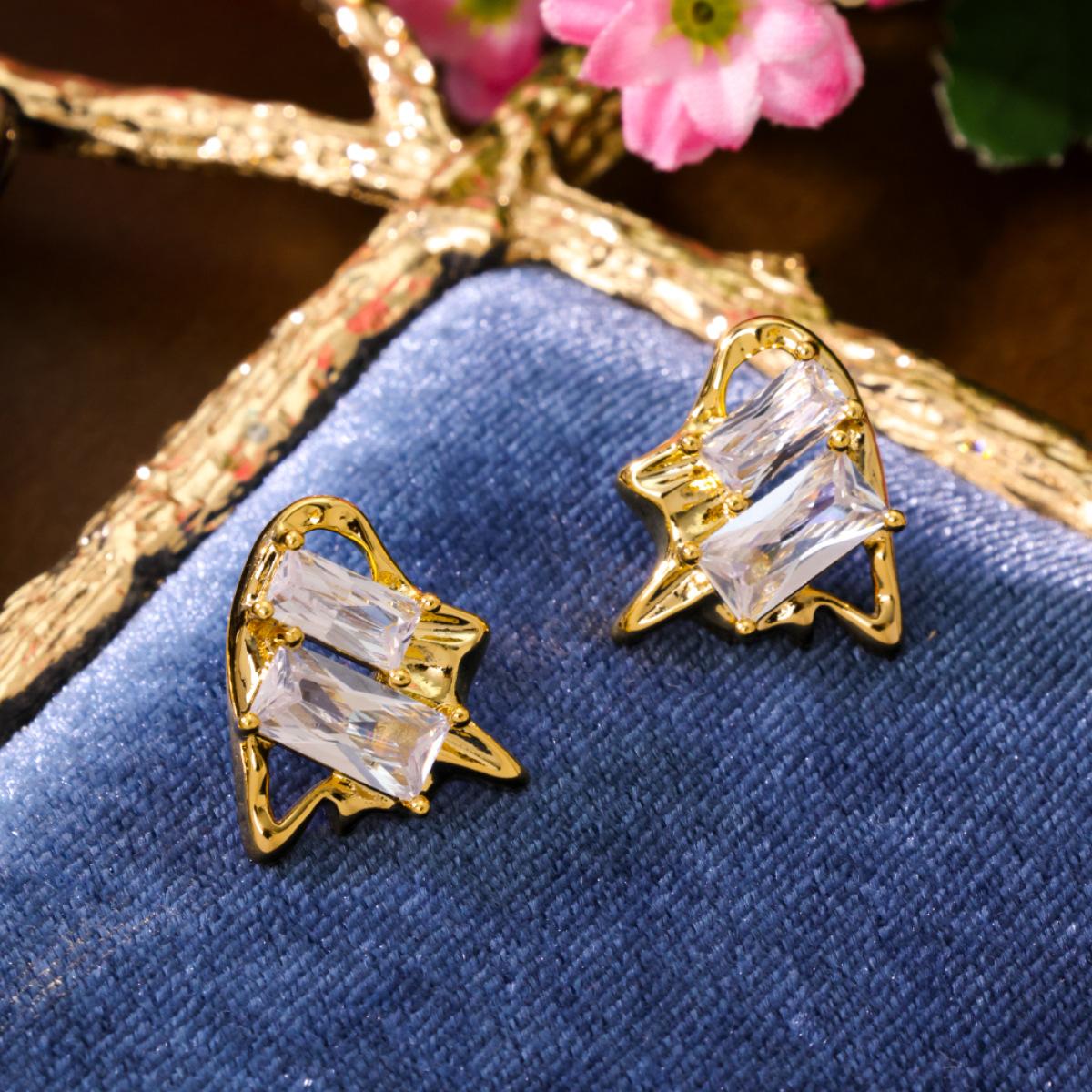 Niche Design Retro Brass Gold-plated Irregular Zircon Simple Luxurious Style Female Earrings
