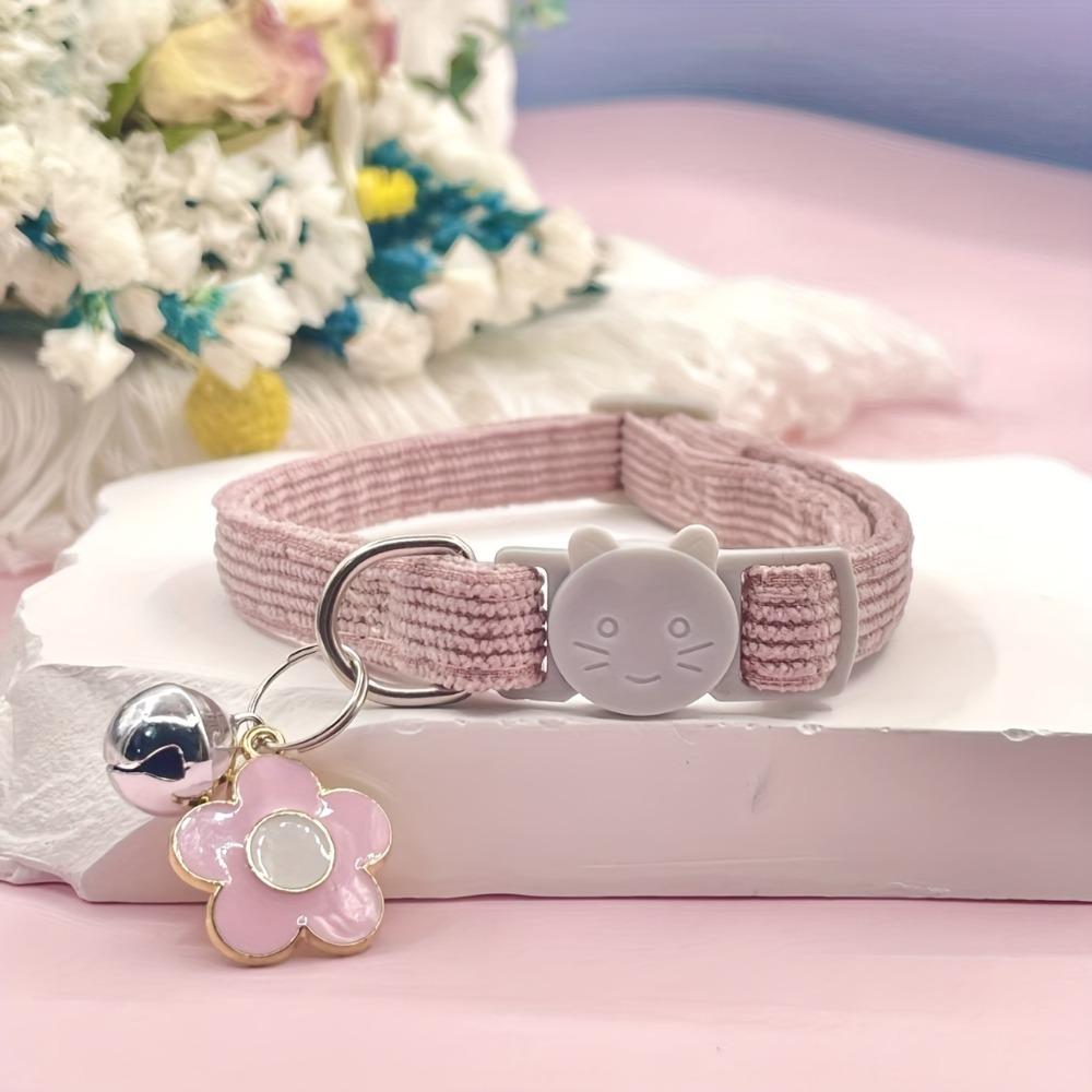 High-value Cat Collar  Flower Pendant Pet Collar Adjustable Safety Buckle Anti-suffocation