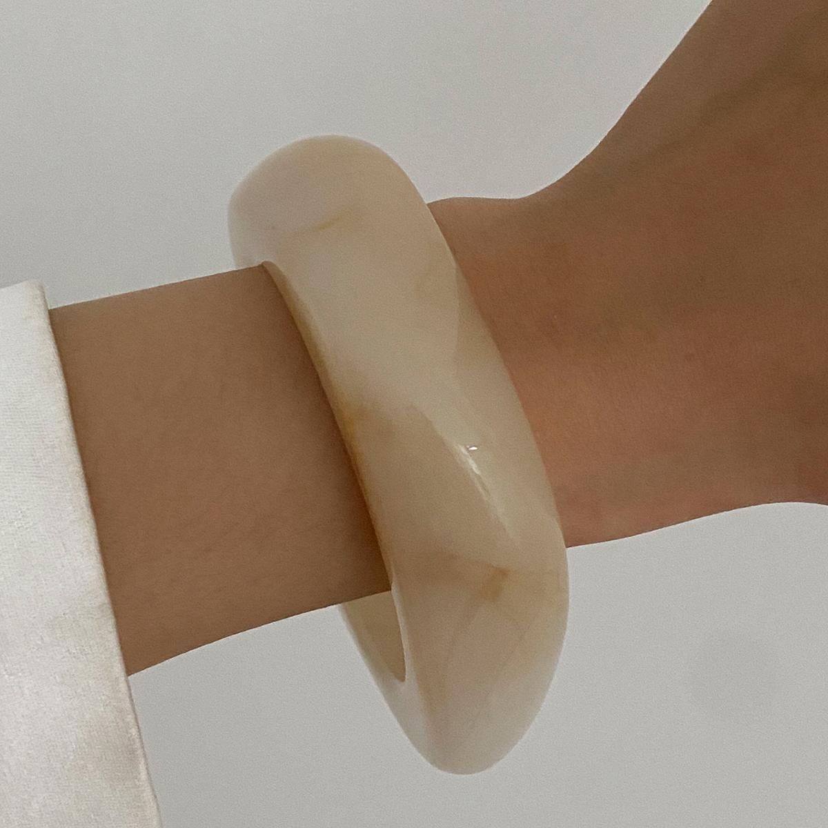 

Salircon Vintage Wide Geometric Resin Beige Brown Coffee Bangle Women Punk Hip Hop Irregular Wide Bracelet Bohemian Jewelry Gift бежевый