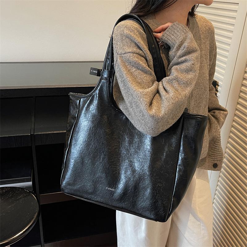 Large Capacity Commuter Tote Bag Women's Underarm Bag Shoulder Handbag