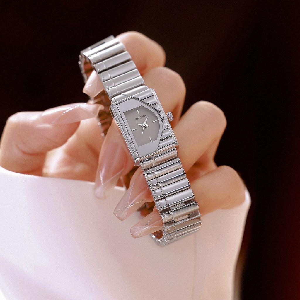 Light Luxury Retro Quartz Watch for Women with Square Piano Dial and Waterproof Original Watches Paired with Dress