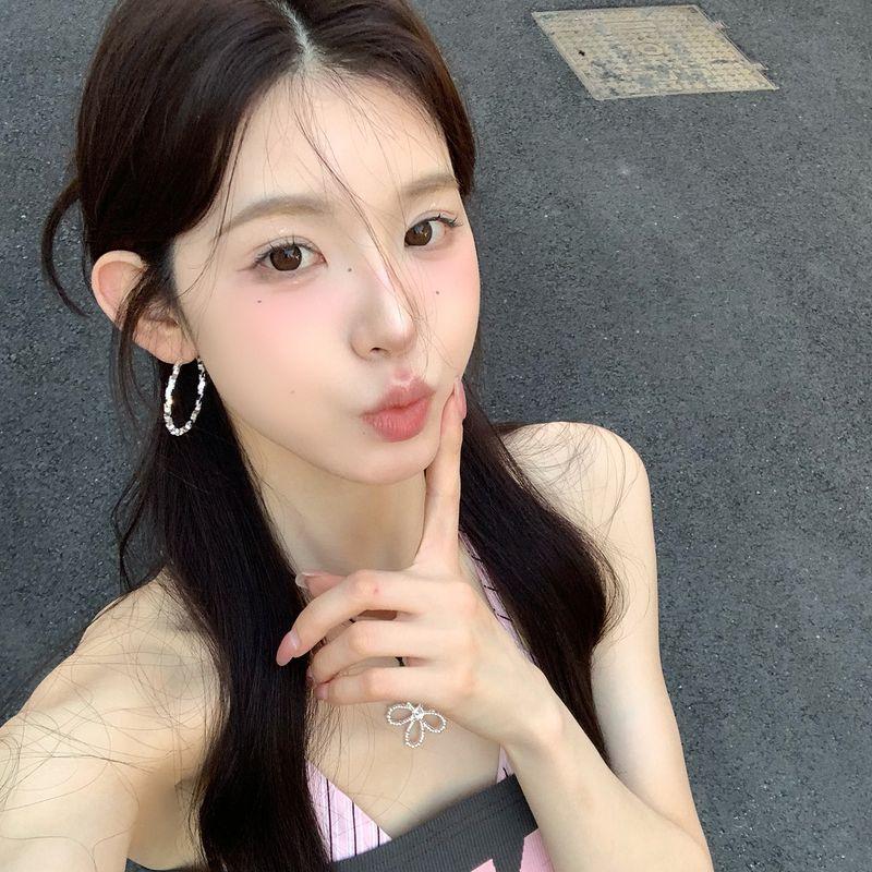 

Флэш Маленькие кусочки серебра круглые Кольцо Серьги Женские Легкая роскошь Меньшинство Причудливые Элегантные Серьги-гвоздики Большое Кольцо для уха Серьги Простой Браслет Клипса для уха S925 silver needle -4cm broken silver earring pair