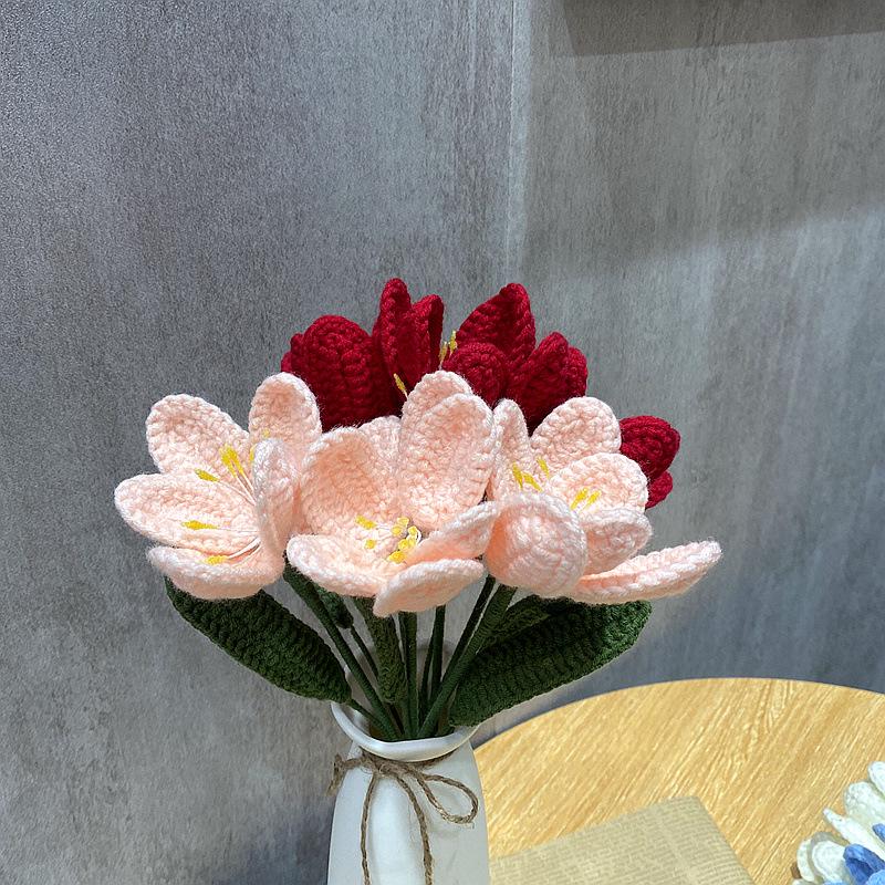 Buquê de Flores de Lã Tricotado à Mão: Ornamento de Rosa, Lírio, Girassol Presente
