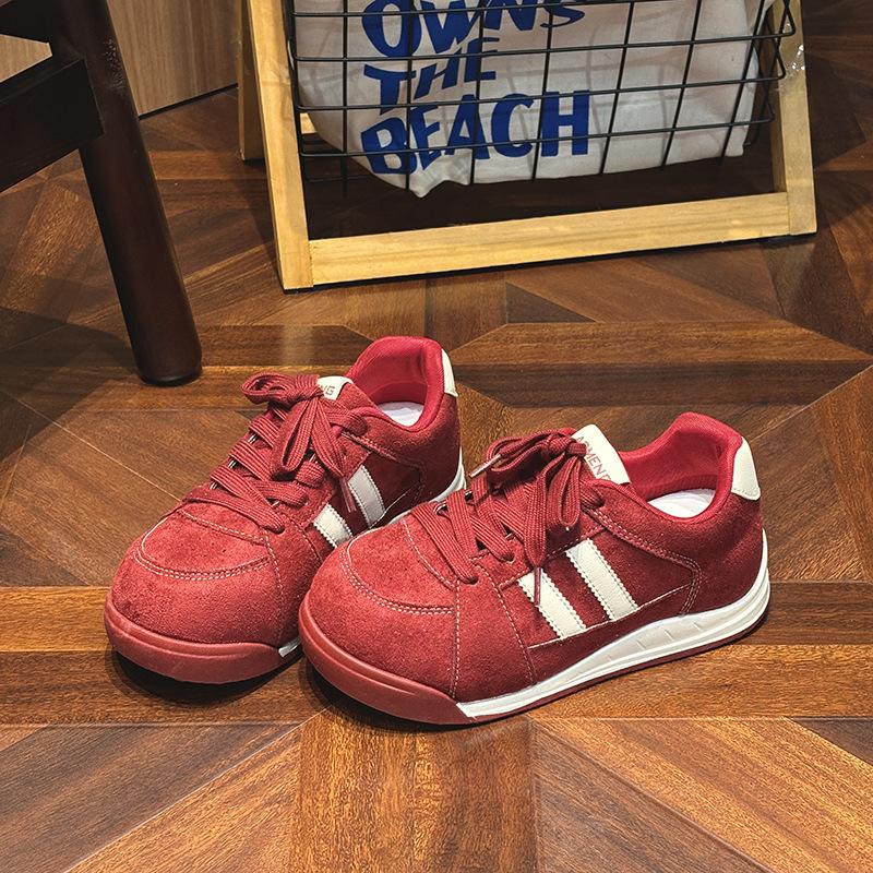 Sneakers Women's New Versatile Niche Casual Lightweight Campus Style Flat-bottomed Bread Shoes