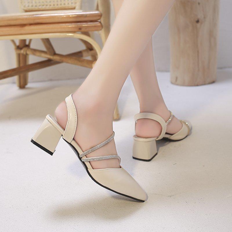 Baotou word with sandals women's summer new thick heel medium heel rhinestone gentle fairy versatile skirt sandals