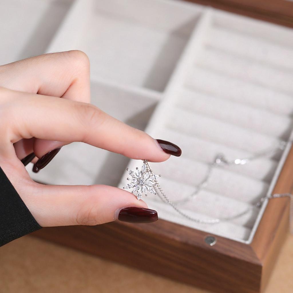S925 sterling silver snowflake necklace women's niche temperament light luxury zircon spinel collarbone chain high-end pendant