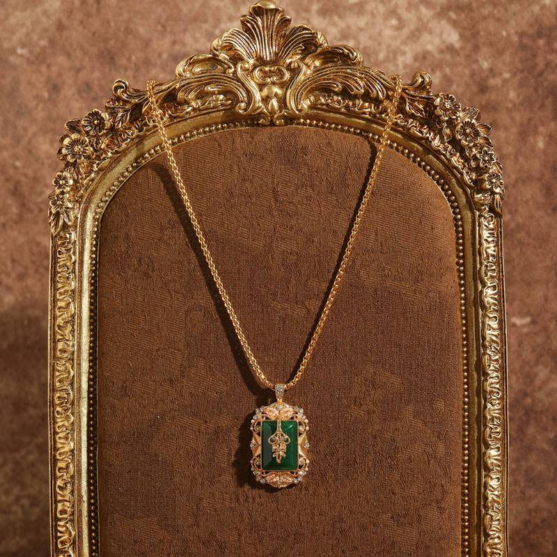 Vintage Emeral Green Glazed Pendant Necklace Shiny Gold Color Palace Style Summer Jewelry Bohemian Accessories for Women