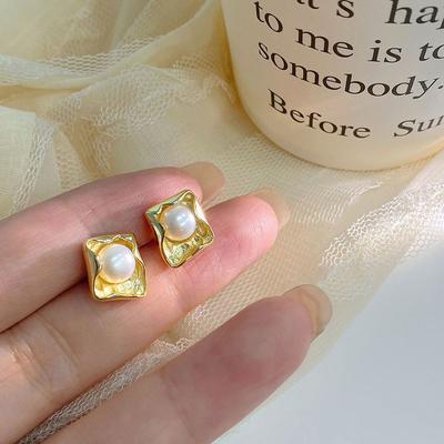 Pleated Square Pearl Earrings Irregular Geometric Earrings  Light Luxury French Retro Earrings