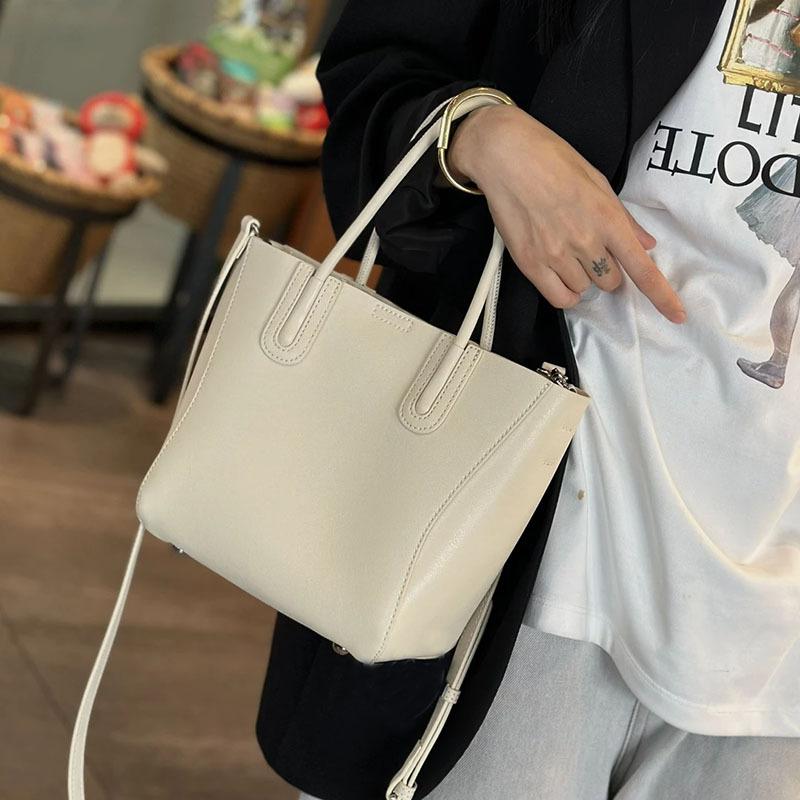 

Simple and Fashionable Leather Handbag for Women, A Versatile Leather Crossbody Bag белый