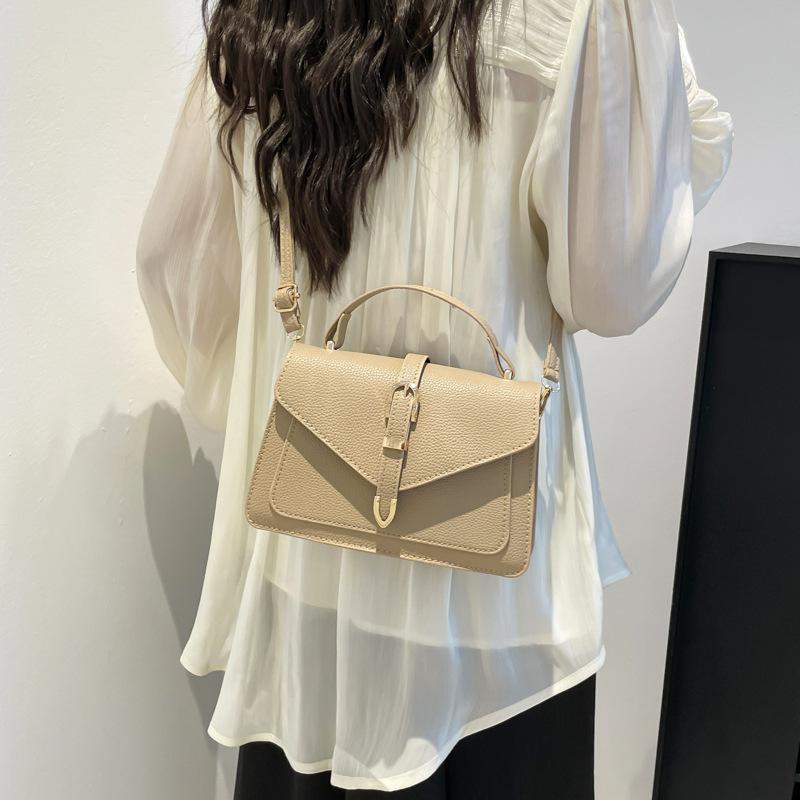 2025 New Korean Version of Versatile Messenger Bag, Foreign Fashion Small Bag, Simple and Trendy Messenger Handbag Women's Bag