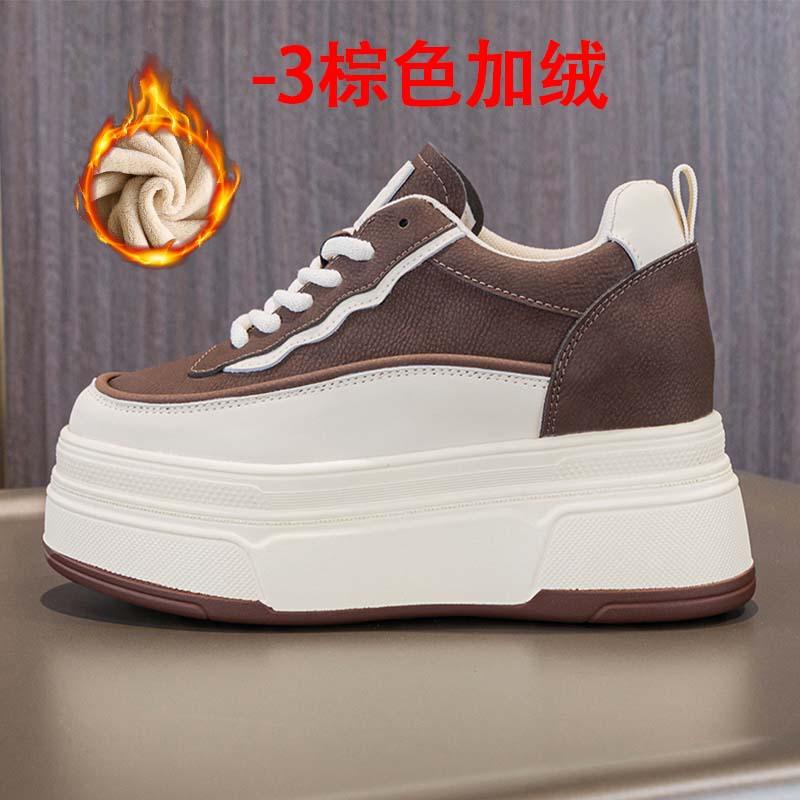Board shoes 2026 autumn new style sports and leisure versatile thick soled sponge cake women's shoes trend