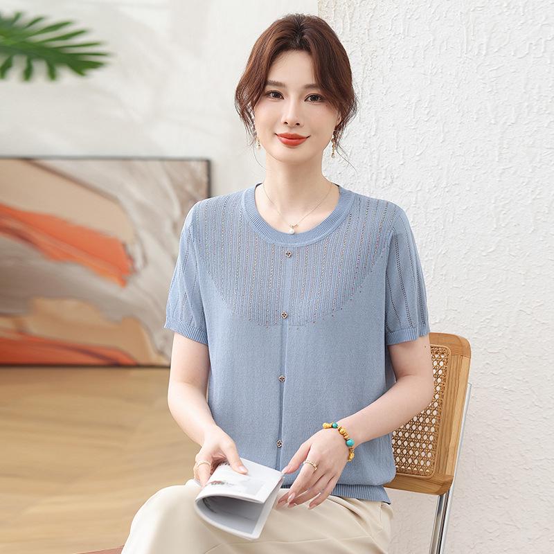 

Stylish 2026 Ice Silk Summer T-shirt for Mothers - Short-Sleeved Knitted Top for Middle-Aged & Elderly Women. 4XL (135-150 lbs recommended)