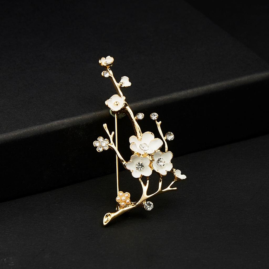 Elegant White Enamel Plum Blossom Brooches For Women Men Vintage Rhinestone Peach Flower Branches Buckle Pins Banquet Jewelry