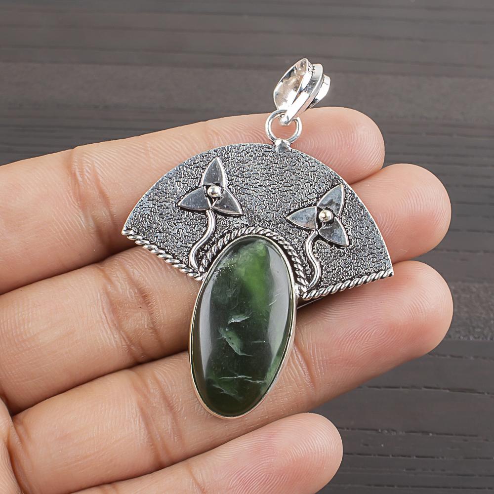 

Натуральный драгоценный камень Везонит 925 пробы Стерлинговое серебро Дизайнерский кулон 1,94 AJP-2007